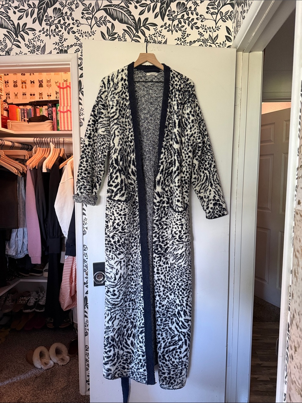 Cozy Long Leopard-Print Robe Cardigan - Navy & White